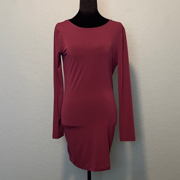 BCBGeneration Dresses & Skirts - BCBGeneration Long Sleeve Scoop Neck Bodycon Dress in Burgundy